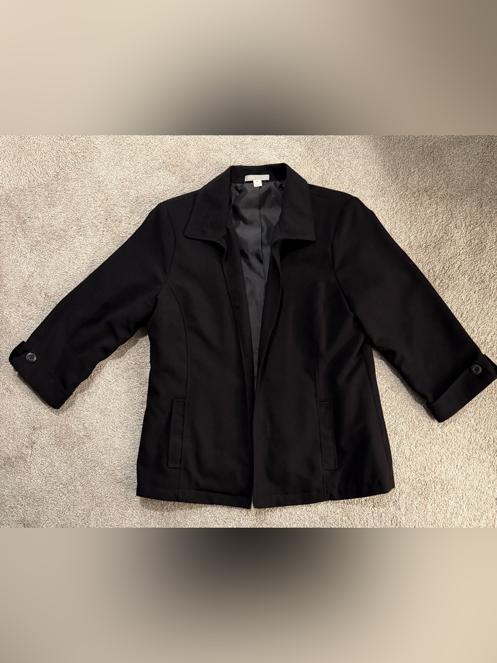 Women’s Dana Buchman brand size 14 black 3/4 length sleeve blazer.